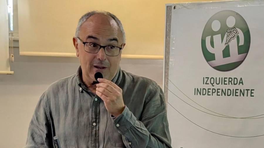 El portavoz y concejal de Izquierda Independiente, Juan Torres, en la Junta General de la Empresa Municipal del Suelo y la Vivienda