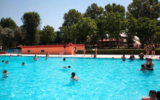 Piscina del complejo deportivo