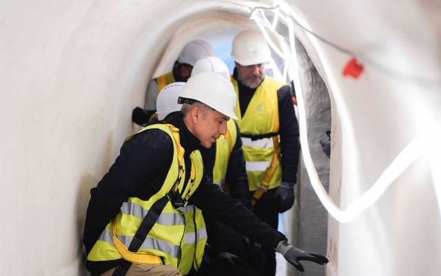 El consejero de Medio Ambiente, Agricultura e Interior de la Comunidad de Madrid, Carlos Novillo, visita las obras del Plan Sanea en Alcorcón