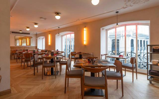 El interior del nuevo establecimiento de la cadena de hamburguesas en Madrid