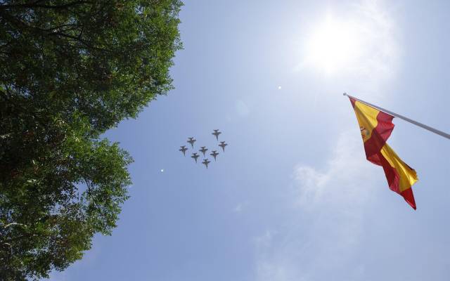 Imagen de archivo de aviones de combate españoles durante el desfile del Día de la Hispanidad en Granada