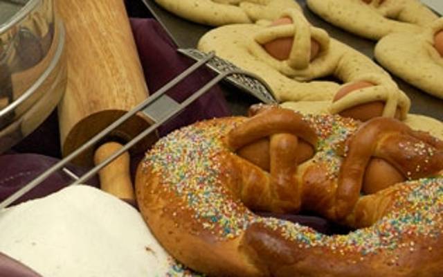 Elaboración de las roscas de San Marcos