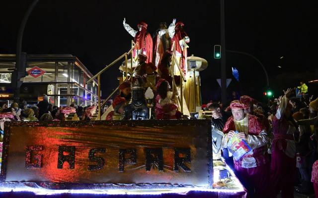 La carroza del Rey Gaspar durante la cabalgata de 2025