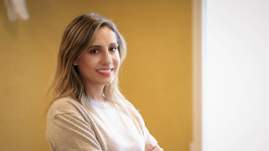 Banzas publicó su primera novela en 2021