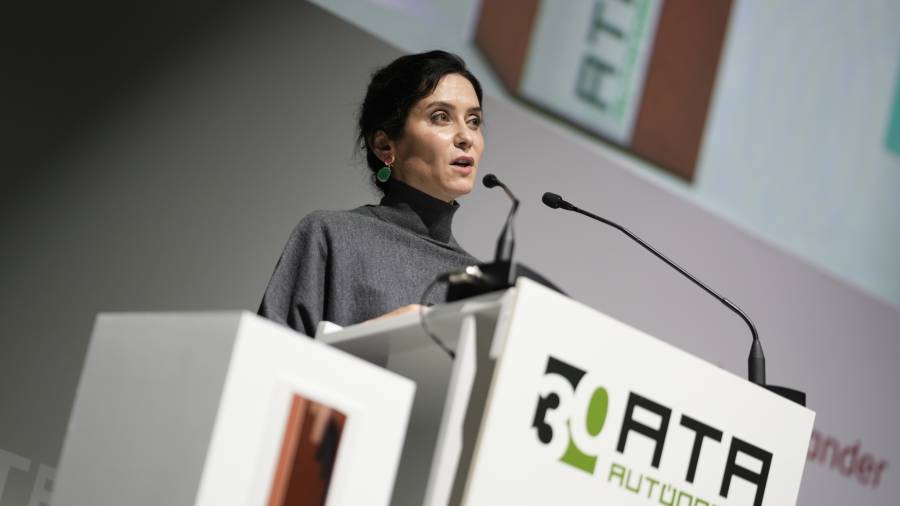 La presidenta de la Comunidad de Madrid, Isabel Díaz Ayuso, en un acto celebrado por la 24ª edición de los Premios Autónomo del Año La presidenta de la Comunidad de Madrid, Isabel Díaz Ayuso, en un acto celebrado por la 24ª edición de los Premios Autónomo del Año