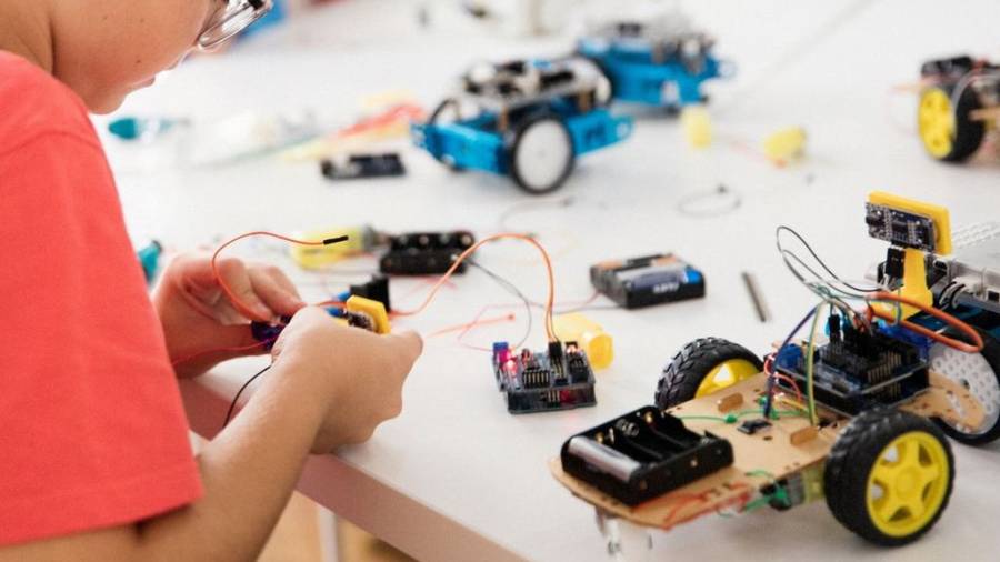 Taller de juguetes con tecnología aplicada