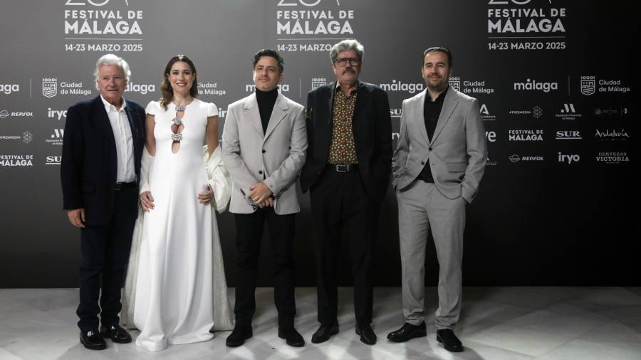 Parte del elenco y del equipo durante el Festival de Málaga