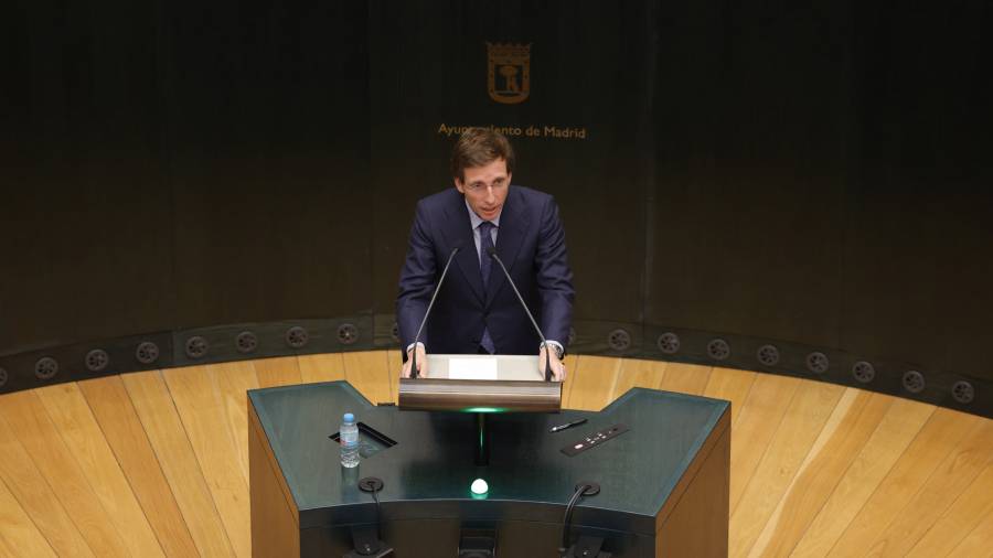 El alcalde, José Luis Martínez-Almeida, durante el Pleno ordinario El alcalde, José Luis Martínez-Almeida, durante el Pleno ordinario
