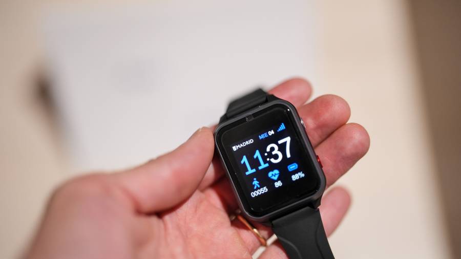 Reloj inteligente del servicio municipal de Teleasistencia Avanzada