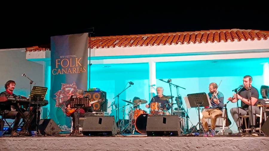 Una de las actuaciones recientes de la banda, con Eloi Caldeiro a la batería