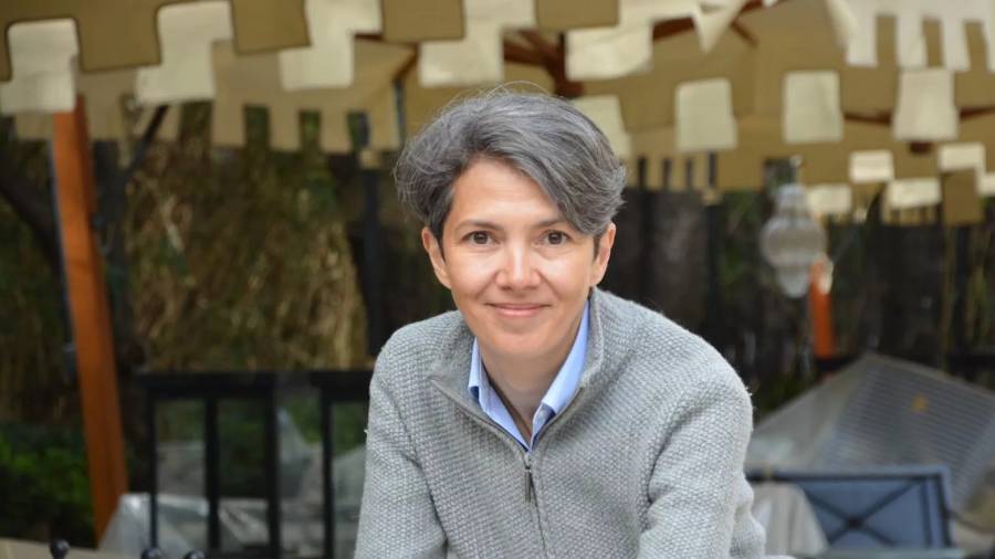 Foto promocional de la autora