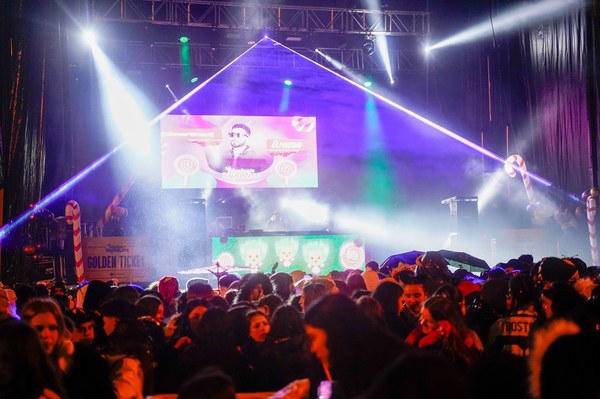 Actuación sobre un escenario en el municipio