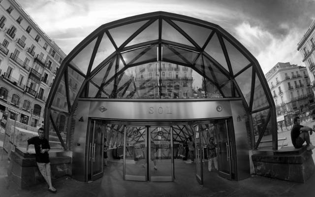 Entrada a la estación de Sol