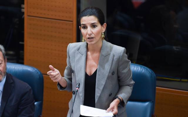 La portavoz del Grupo Parlamentario de Vox en la Asamblea de Madrid, Rocío Monasterio, durante una sesión plenaria en la Asamblea de Madrid, a 3 de octubre de 2024, en Madrid