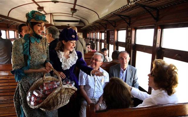 Foto de archivo de un vagón de este tren que viaja al pasado