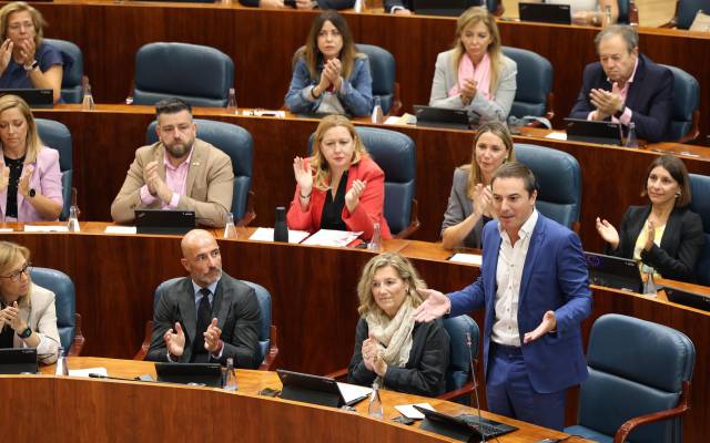 El secretario general del PSOE-M, Juan Lobato, interviene durante un pleno en la Asamblea de Madrid