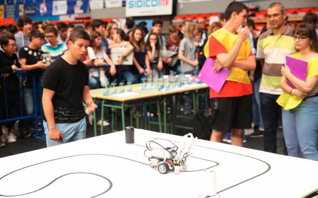 2.500 alumnos de 41 centros educativos presentan sus robots
