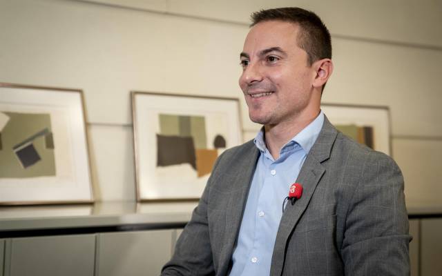 El secretario general del PSOE-M, Juan Lobato, durante una entrevista para Europa Press, en el Senado, a 8 de octubre de 2024, en Madrid (España). Juan Lobato Gandarias es técnico de Hacienda del Estado y político español del PSOE como Secretario General