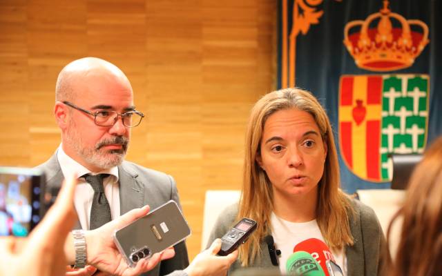 Foto de archivo del delegado del Gobierno y la alcaldesa