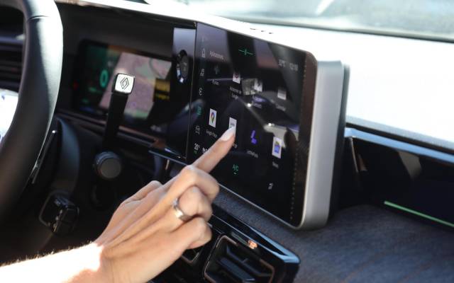 Aplicación del aparcamiento conectada al coche