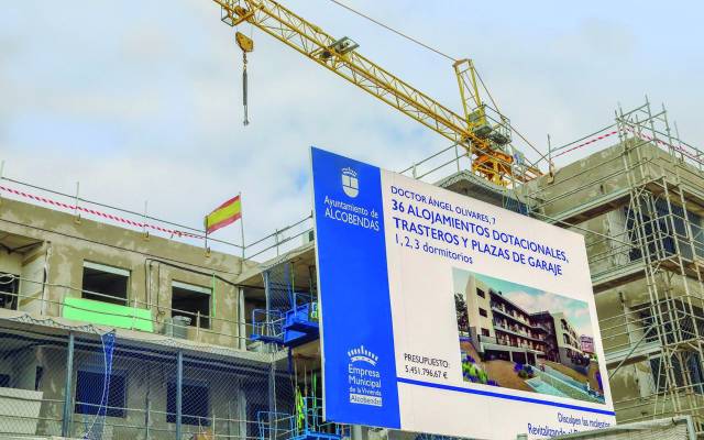 Obras de construcción de viviendas municipales en la calle Doctor Ángel Olivares