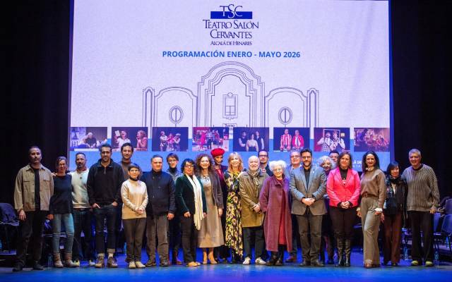 El concejal de Cultura, Santiago Alonso, preside el acto de presentación de la nueva programación del Teatro Salón Cervantes