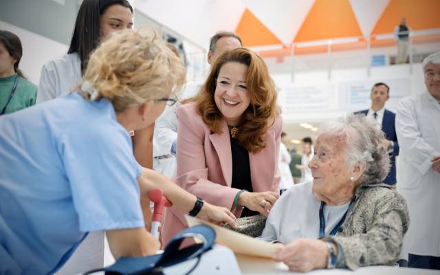 La consejera de Sanidad madrileña, Fátima Matute, en la presentación de la primera unidad de hospitalización virtual en el Hospital Puerta de Hierro para enfernos en residencias de mayores