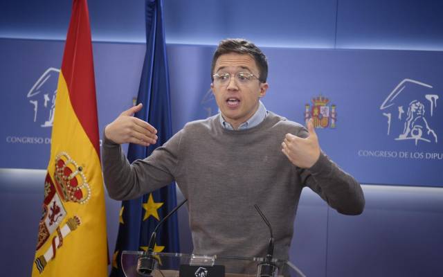 El portavoz de Sumar en el Congreso, Íñigo Errejón, durante una rueda posterior a la reunión de la Junta de Portavoces