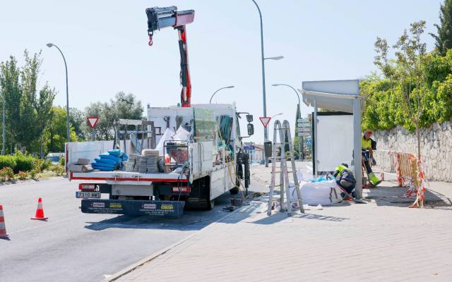 Cambio de marquesinas en el municipio