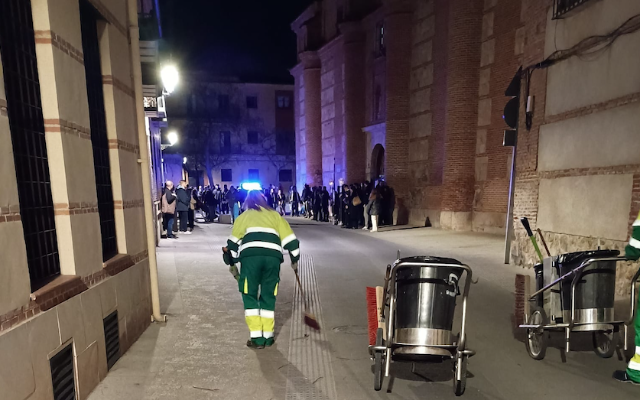 Operarios del dispositivo de Limpieza para Semana Santa