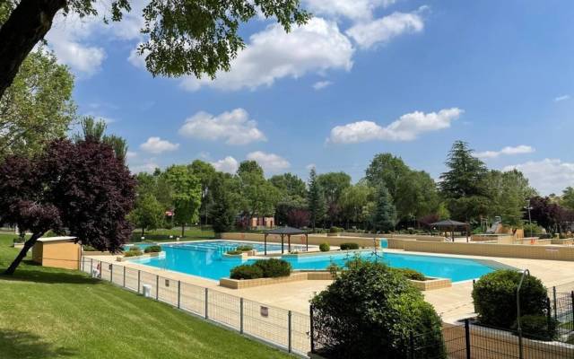 Imagen de recurso de una piscina municipal de la localidad