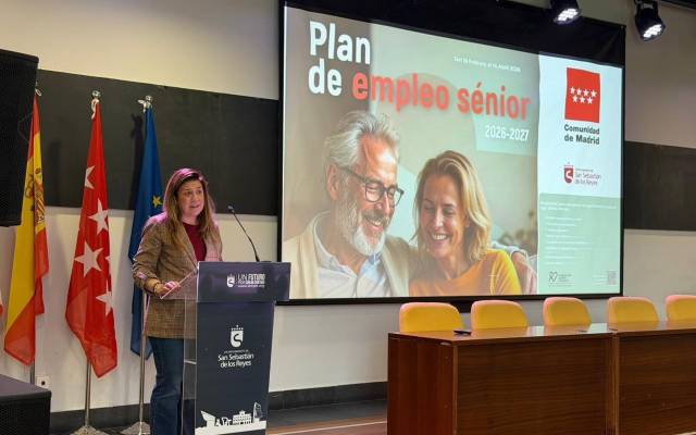 La tercera teniente de alcaldesa y concejal de Innovación y Empleo, Nuria Castro Crespo, en la presentación del Plan de Empleo Sénior en el municipio