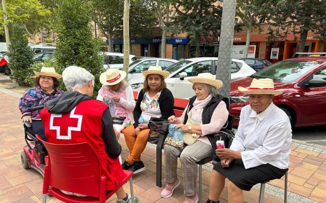 ‘Banco Para Compartir’ De Cruz Roja Llega A Tres Cantos Para Combatir La Soledad No Deseada