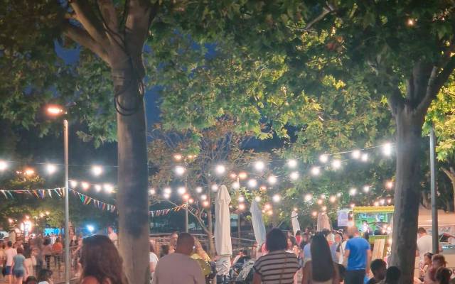 Ambiente en el Parque de La Alhóndiga durante una edición anterior