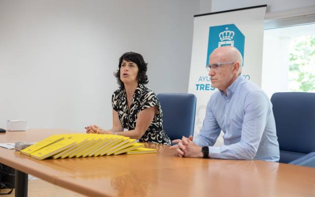 Natalia Ghezzi y Mario Arancon, en la Mesa de Seguimiento del Plan de Prevención del Suicidio