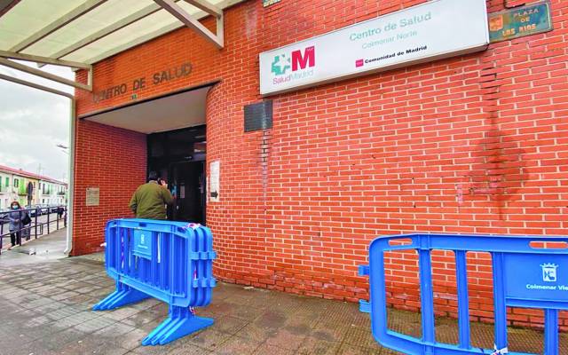 Entrada del centro de salud de Colmenar Viejo Sur