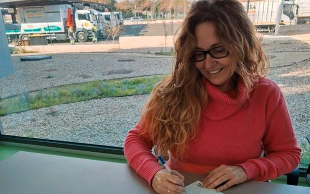 La Presidenta La Empresa De Servicios Municipales Preparado Tarjetas Personalizadas Para Felicitar Estas Navidades A Cada Uno De Los Servicios