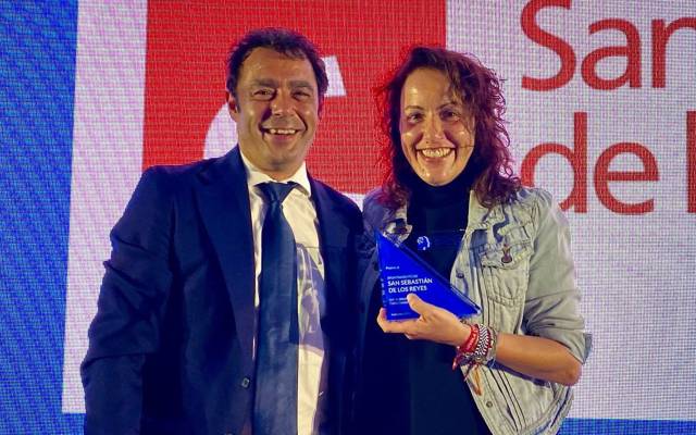 La alcaldesa de San Sebastián de los Reyes, Lucía S. Fernández, obtiene un galardón en la XI Gala de la Fundación DACER por el apoyo del Consistorio municipal a las personas con daño cerebral