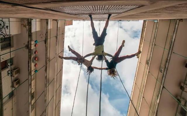 El espectáculo de calle corre a cargo de Eco-fly