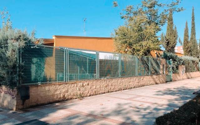 Parte externa del centro escolar