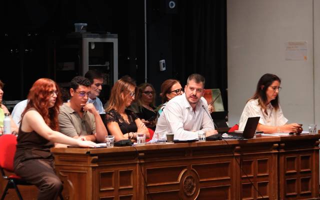 La bancada de partidos de izquierdas en la sesión de Pleno de julio 2025