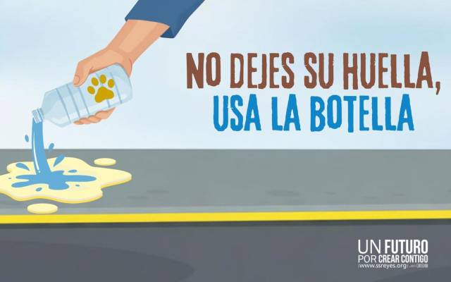 Cartel de la campaña ‘No dejes su huella, usa la botella’