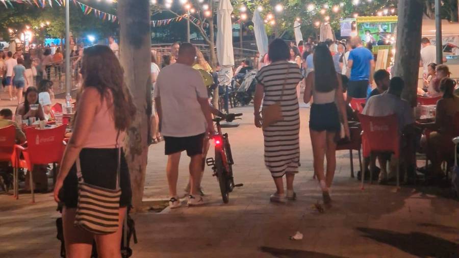 Ambiente en el Parque de La Alhóndiga durante una edición anterior
