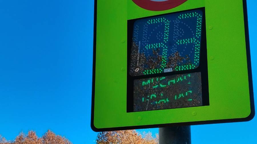 Instalan iluminación led en media docena de pasos de peatones para incrementar la seguridad