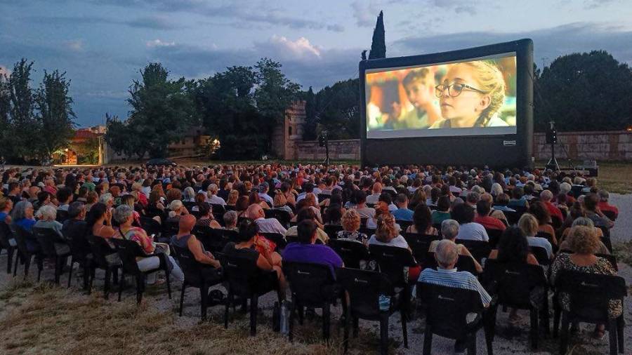 Imagen de archivo del cine de verano en la Huerta del Obispo