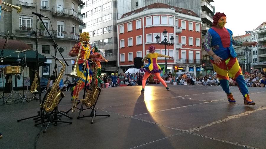 Espectáculo circense “Sueños Encantados”
