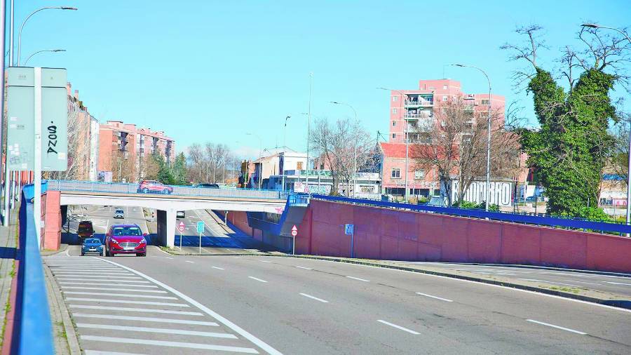 La A-5. a su paso por el distrito de Latina