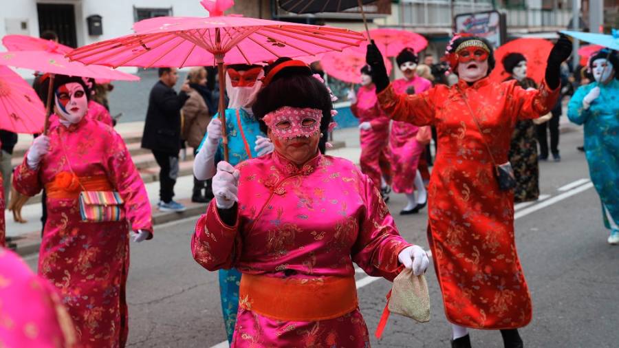 Los Carnavales llenan las calles de luz y color