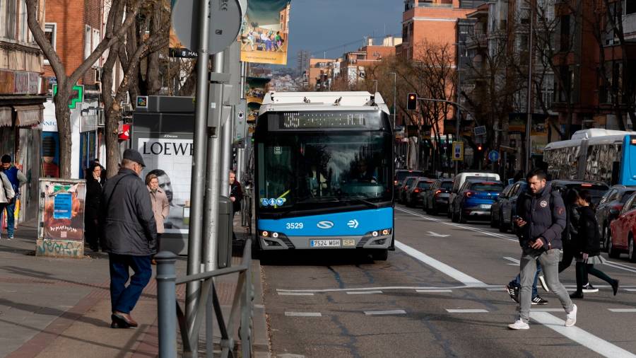 Un autobús de la EMT