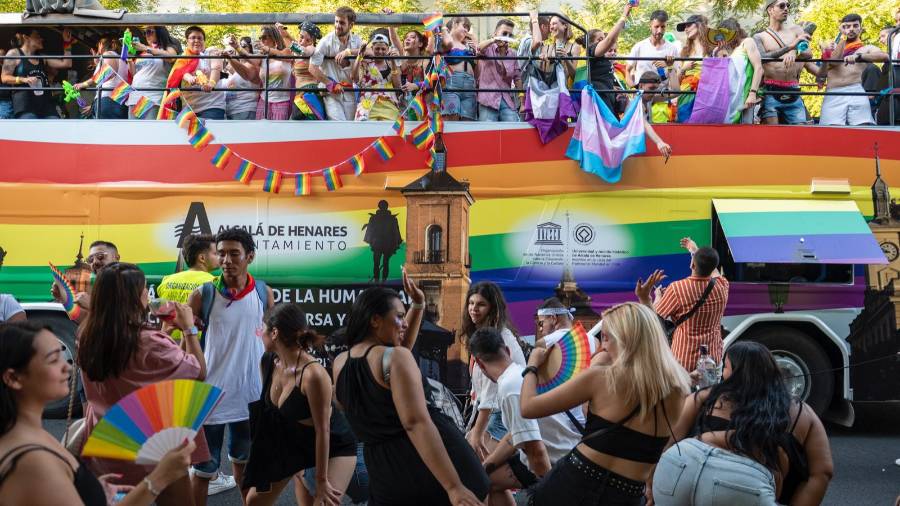 Imagen de archivo del autobús promocional de la ciudad presente en la manifestación estatal del Orgullo en Madrid